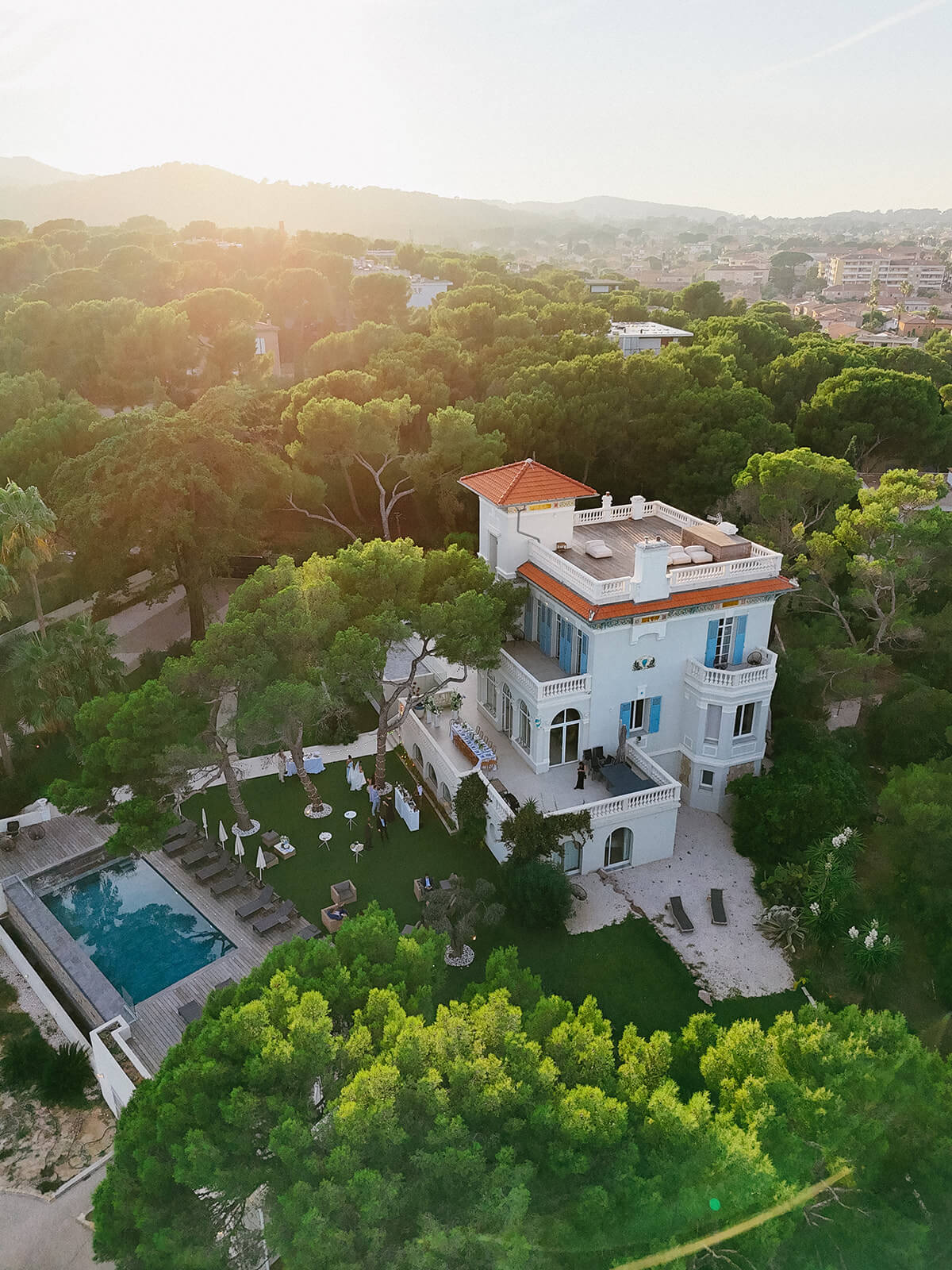 G&A-wedding-chateau-mar-vivo-drone-laurineblly-photographer-14_websize (1)